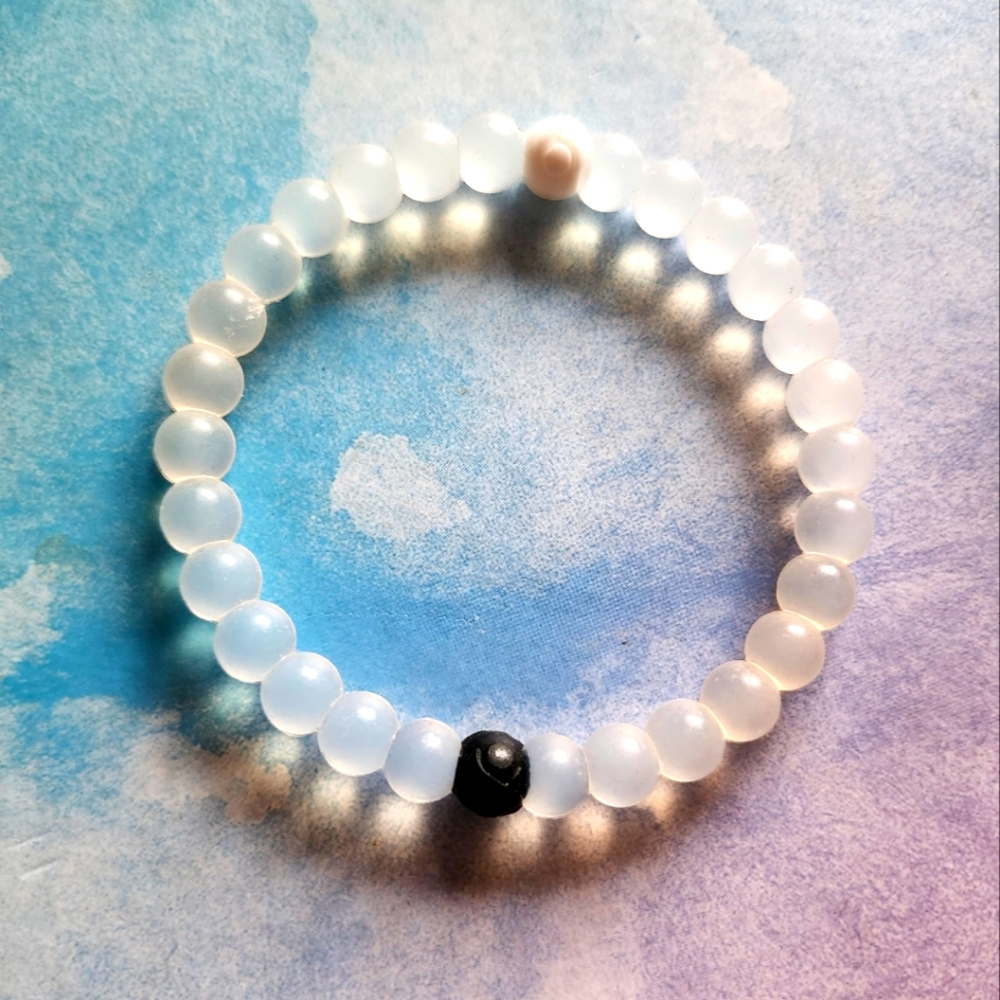 Lokai Original Bracelet ⚫️⚪️